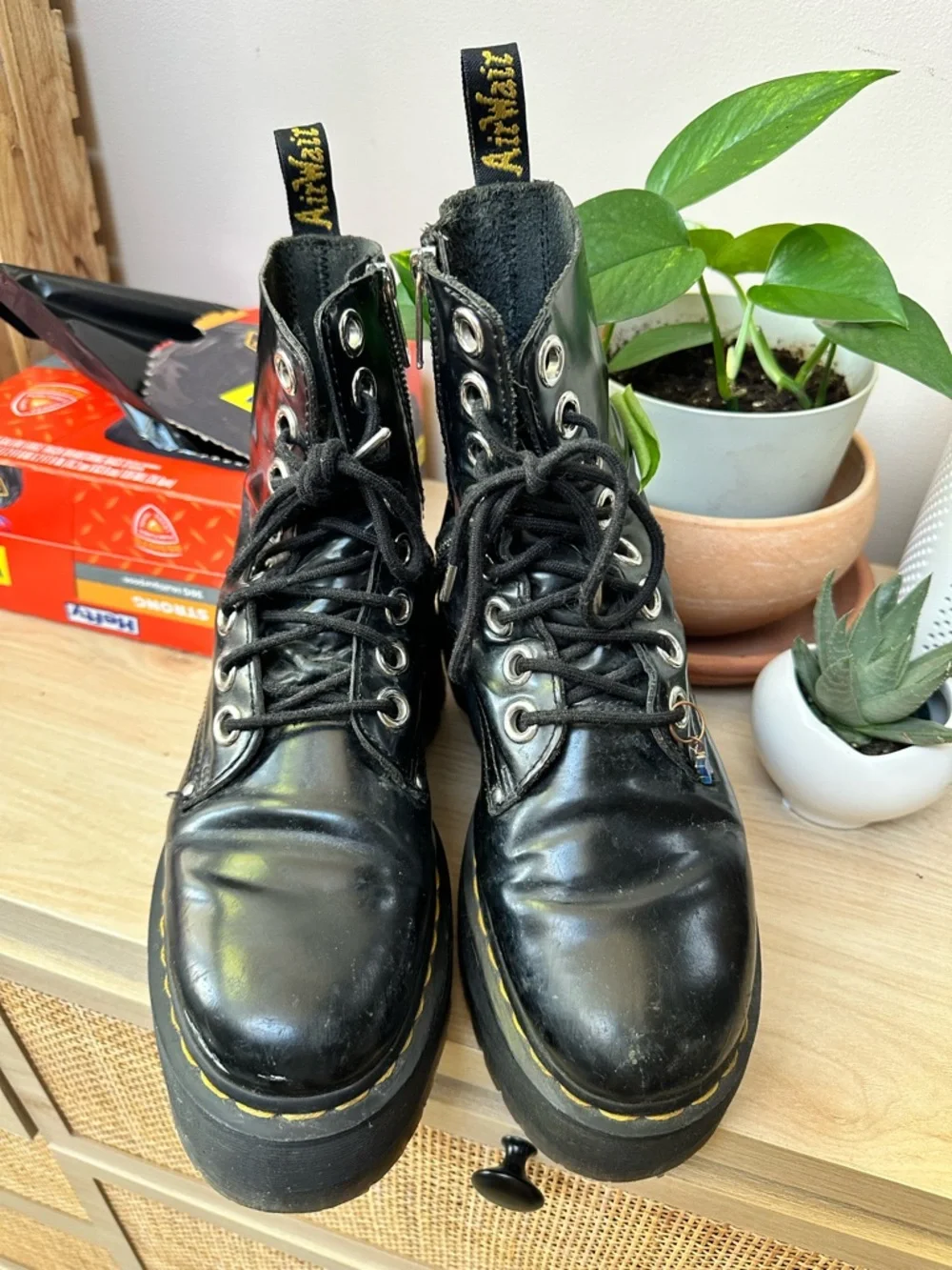 Dr. Marten Jadon Max Boots - Picture 2 of 3
